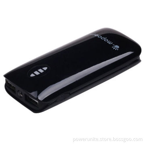 Dual-USB Port 4,400mAh mobile power supply